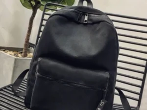 กระเป๋าเป้สีพื้น(สีดำ) หรู เรียบง่าย