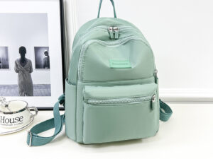 กระเป๋าเป้แฟชั่น สีเขียว ทรงเรียบ จุของได้เยอะ ระบายอากาศดี กันน้ำ