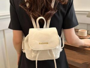 กระเป๋าเป้สะพายหลังขนาดเล็ก สีครีม,กระเป๋าเป้สะพายหลังผู้หญิงหนัง ปู่ แบบปรับได้,แฟชั่น เชือกรูด สีทึบกระเป๋านักเรียนสุภาพ